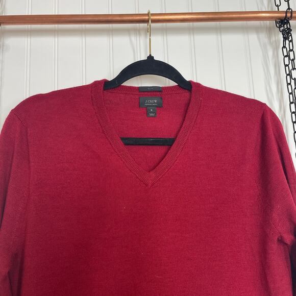 J. Crew Men’s Merino Wool Burgundy Slim Fit V-Neck Pullover Sweater Size S - Picture 3 of 7